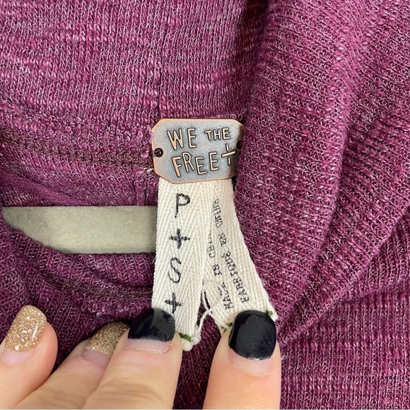 We the Free FREE PEOPLE Split Back Cowl Neck Sweater Size Small - Picture 6 of 7